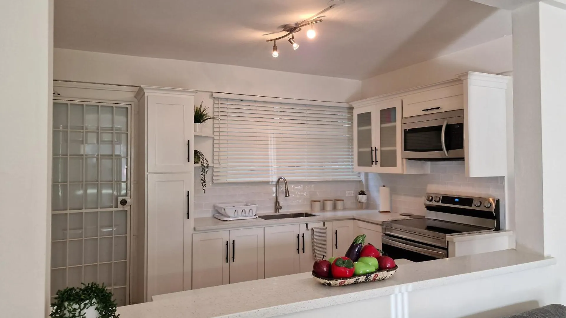 2 Bed, Parking, Gated, Modern Apartment Saint Augustine Trinidad And Tobago